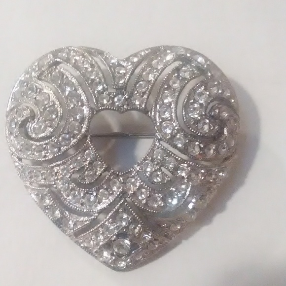 Avon Jewelry - Avon heart shaped brooch Avon Jewelry - Avon heart shaped brooch